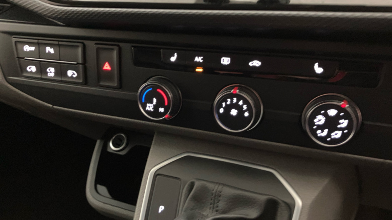 Volkswagen Transporter T32 Swb Diesel Special Edition 2.0 BiTDI 204 Sportline Black Ed Kombi Van DSG